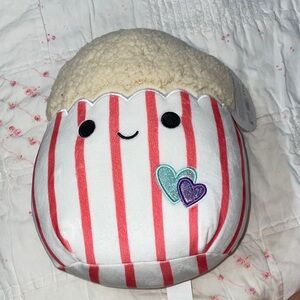 Squishmallow 8-inch Valentine Popcorn NWT